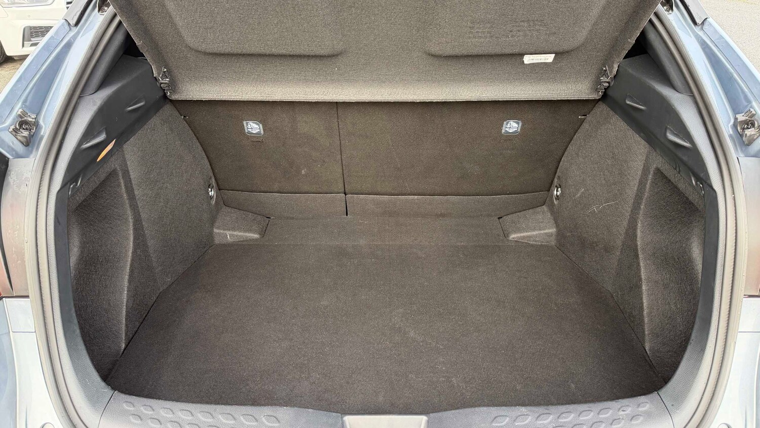 Used Toyota C-HR 2023 for sale - 77928507: Photo 11