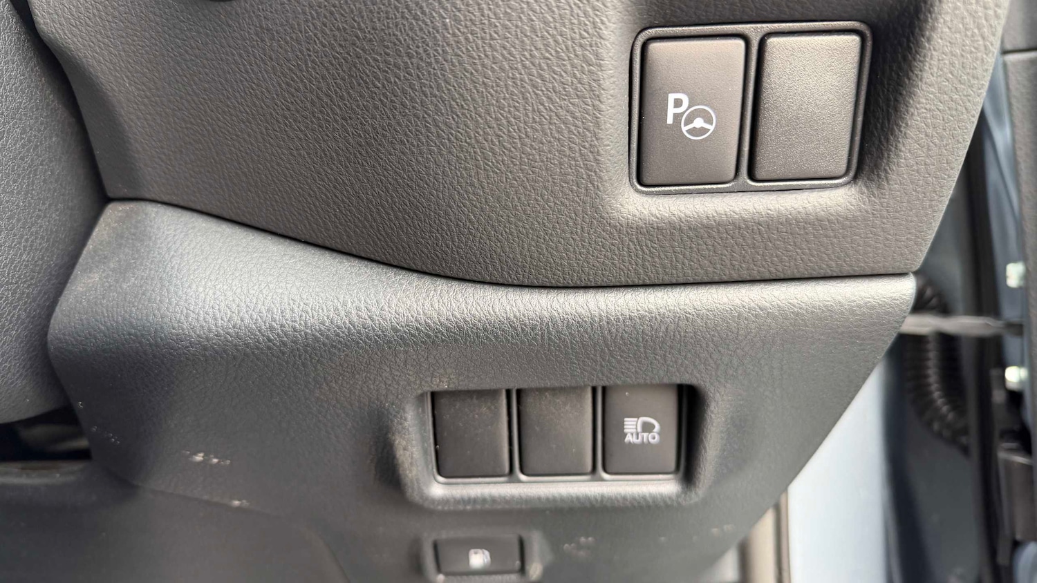 Used Toyota C-HR 2023 for sale - 77928507: Photo 23