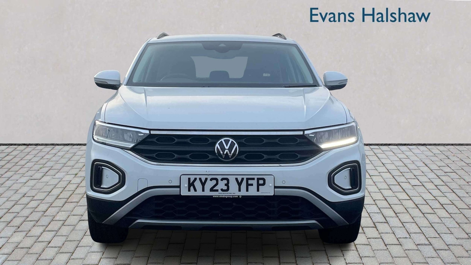 Used Volkswagen T-Roc 2023 for sale - 77972775: Photo 2