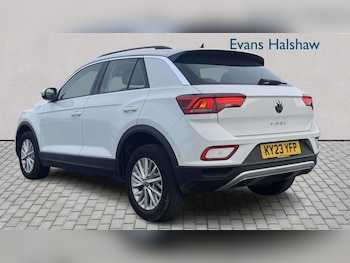 Used Volkswagen T-Roc 2023 for sale - 77972775: Photo