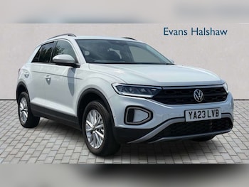 Used Volkswagen T-Roc 2023 for sale - 78744077: Photo
