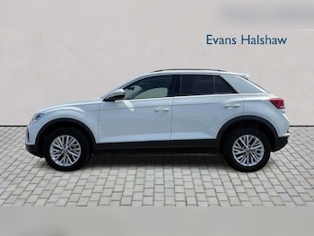 Used Volkswagen T-Roc 2023 for sale - 78744077: Photo