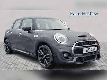 Used MINI Hatch 2019 for sale - 77857143: Photo