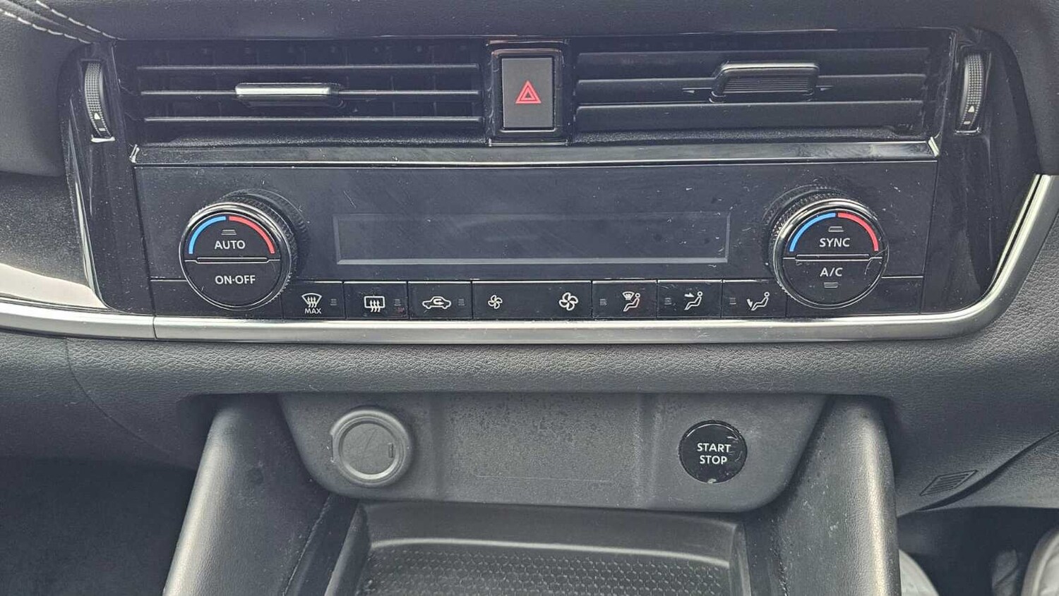 Used Nissan Qashqai 2023 for sale - 77858354: Photo 11