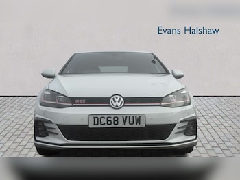 Used Volkswagen Golf 2019 for sale - 77894442: Photo