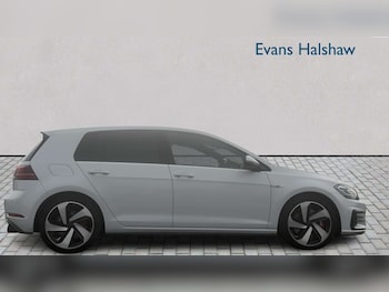 Used Volkswagen Golf 2019 for sale - 77894442: Photo