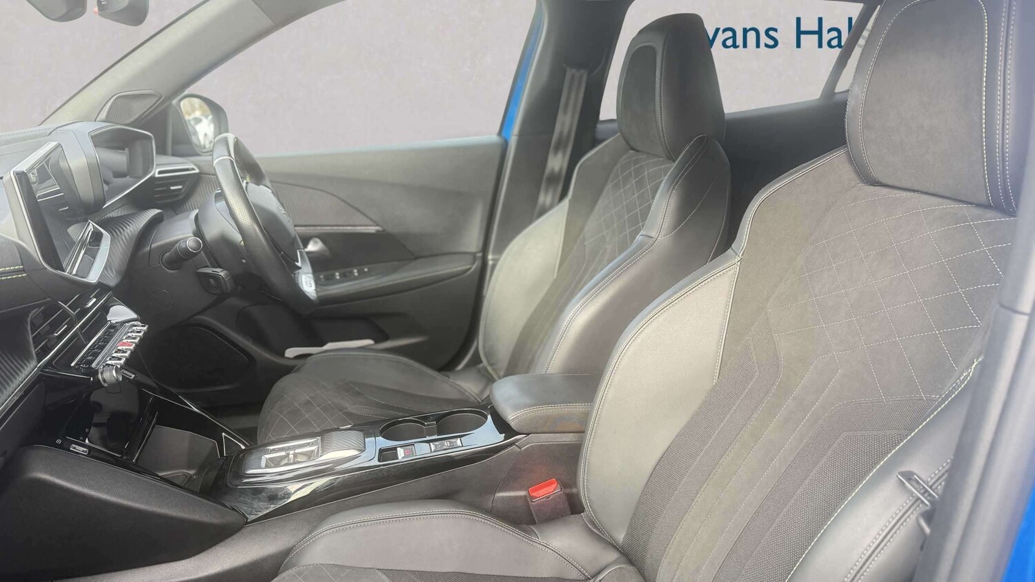 Used Peugeot 2008 2022 for sale - 77858984: Photo 11