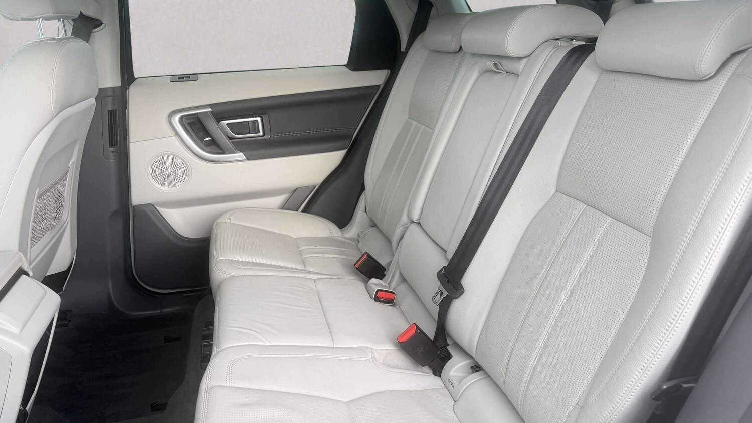 Used Land Rover Discovery Sport 2017 for sale - 77943328: Photo 11