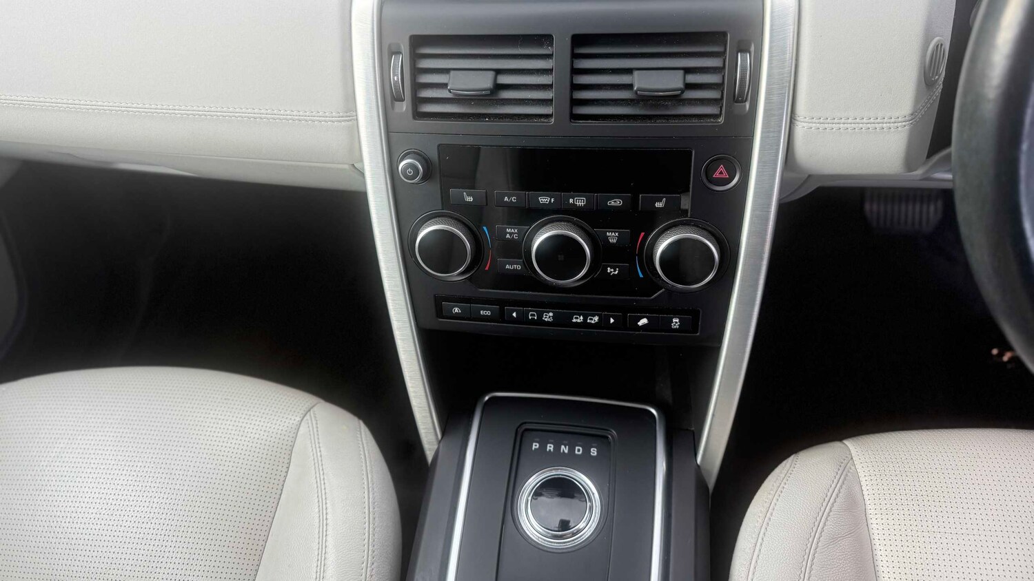 Used Land Rover Discovery Sport 2017 for sale - 77943328: Photo 15