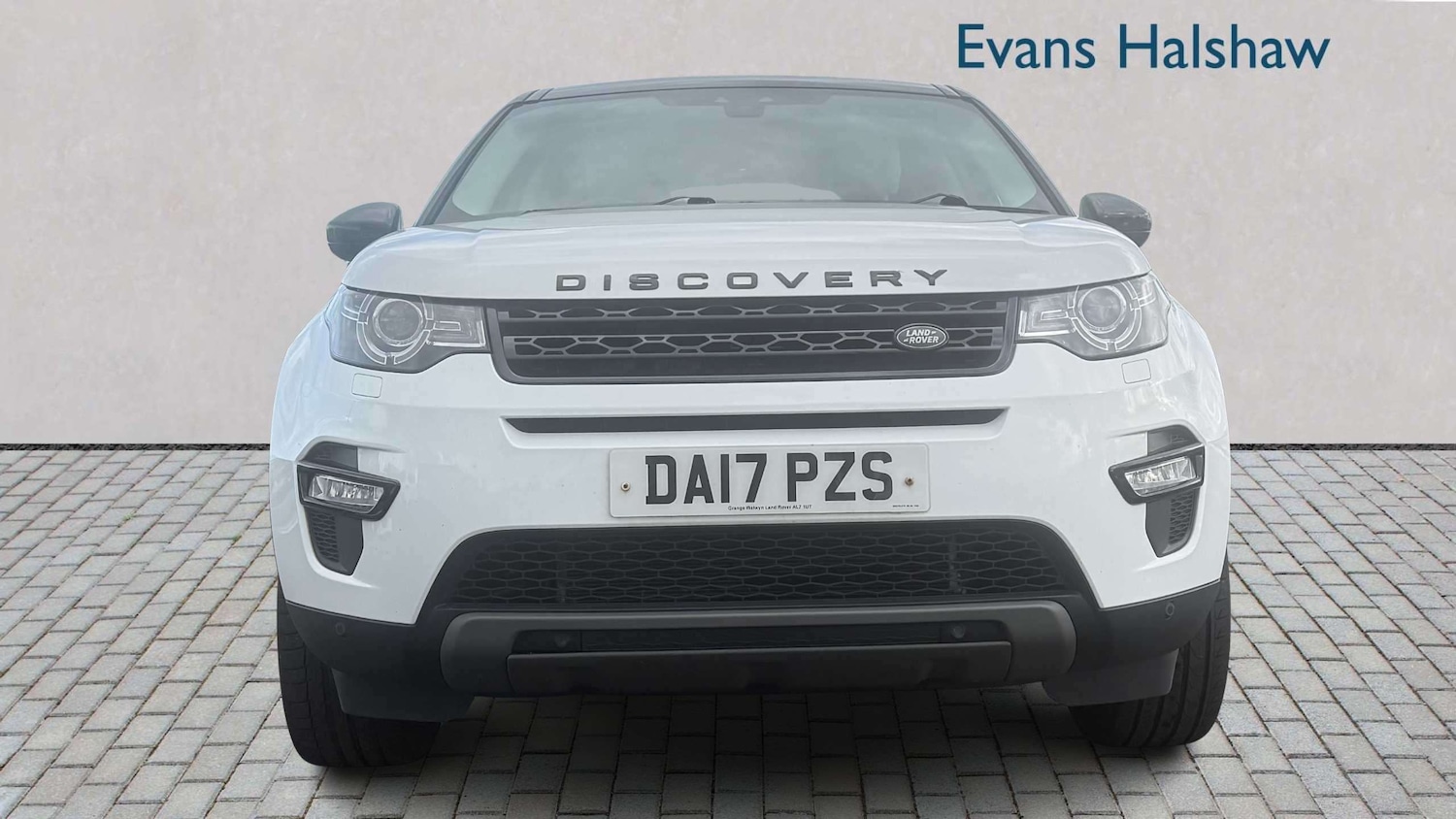 Used Land Rover Discovery Sport 2017 for sale - 77943328: Photo 2