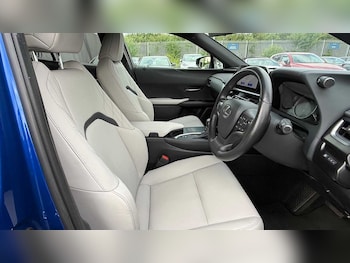 Used Lexus UX 2023 for sale - 79109477: Photo