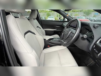 Used Lexus UX 2023 for sale - 79109284: Photo