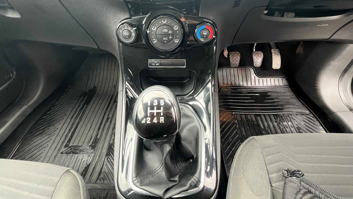 Used Ford Fiesta 2017 for sale - 78024130: Photo 14