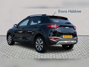 Used Kia Stonic 2023 for sale - 79028021: Photo