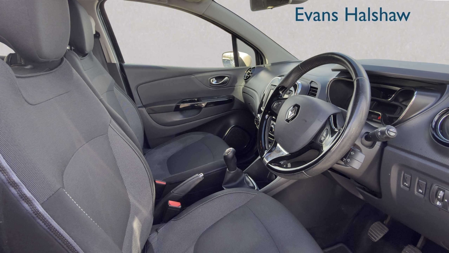 Used Renault Captur 2015 for sale - 78209125: Photo 10