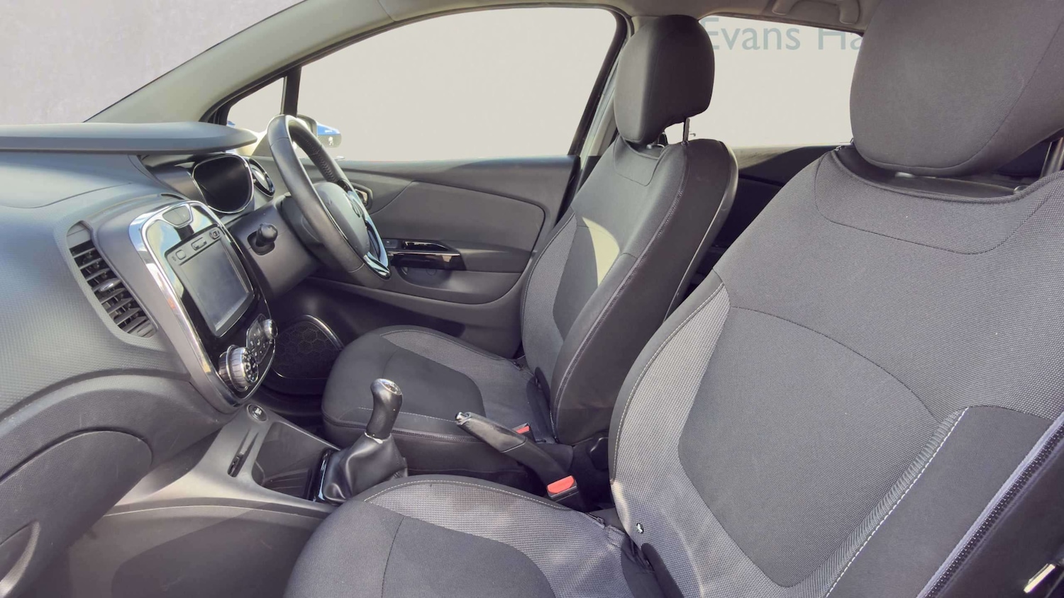 Used Renault Captur 2015 for sale - 78209125: Photo 12