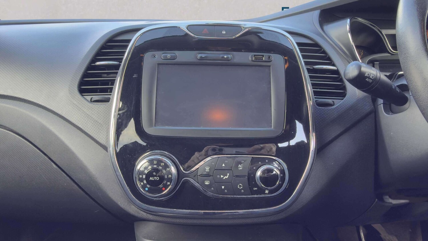 Used Renault Captur 2015 for sale - 78209125: Photo 20