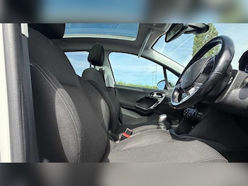 Used Peugeot 208 2017 for sale - 78970238: Photo