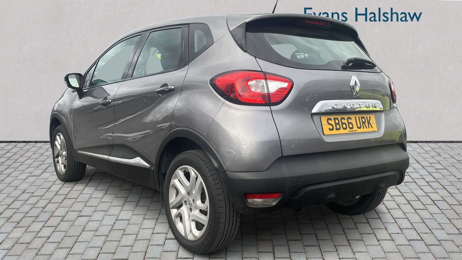 Used Renault Captur 2016 for sale - 78208812: Photo 2