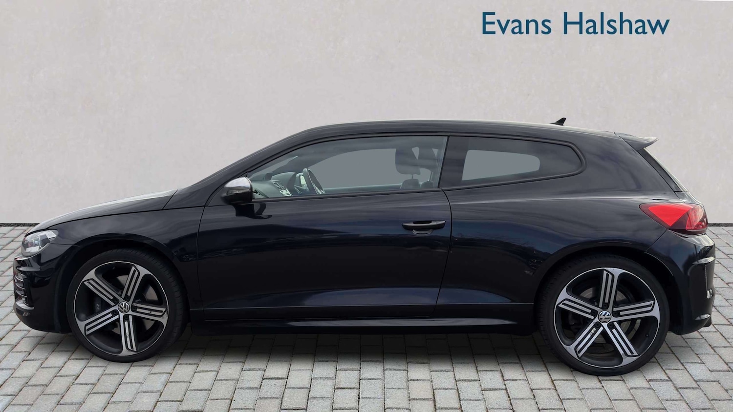 Used Volkswagen Scirocco 2015 for sale - 77857970: Photo 4