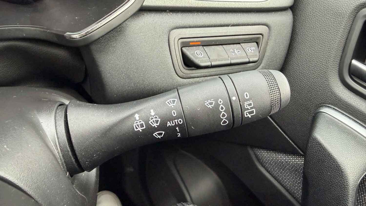 Used Renault Captur for sale - 77860390: Photo 17