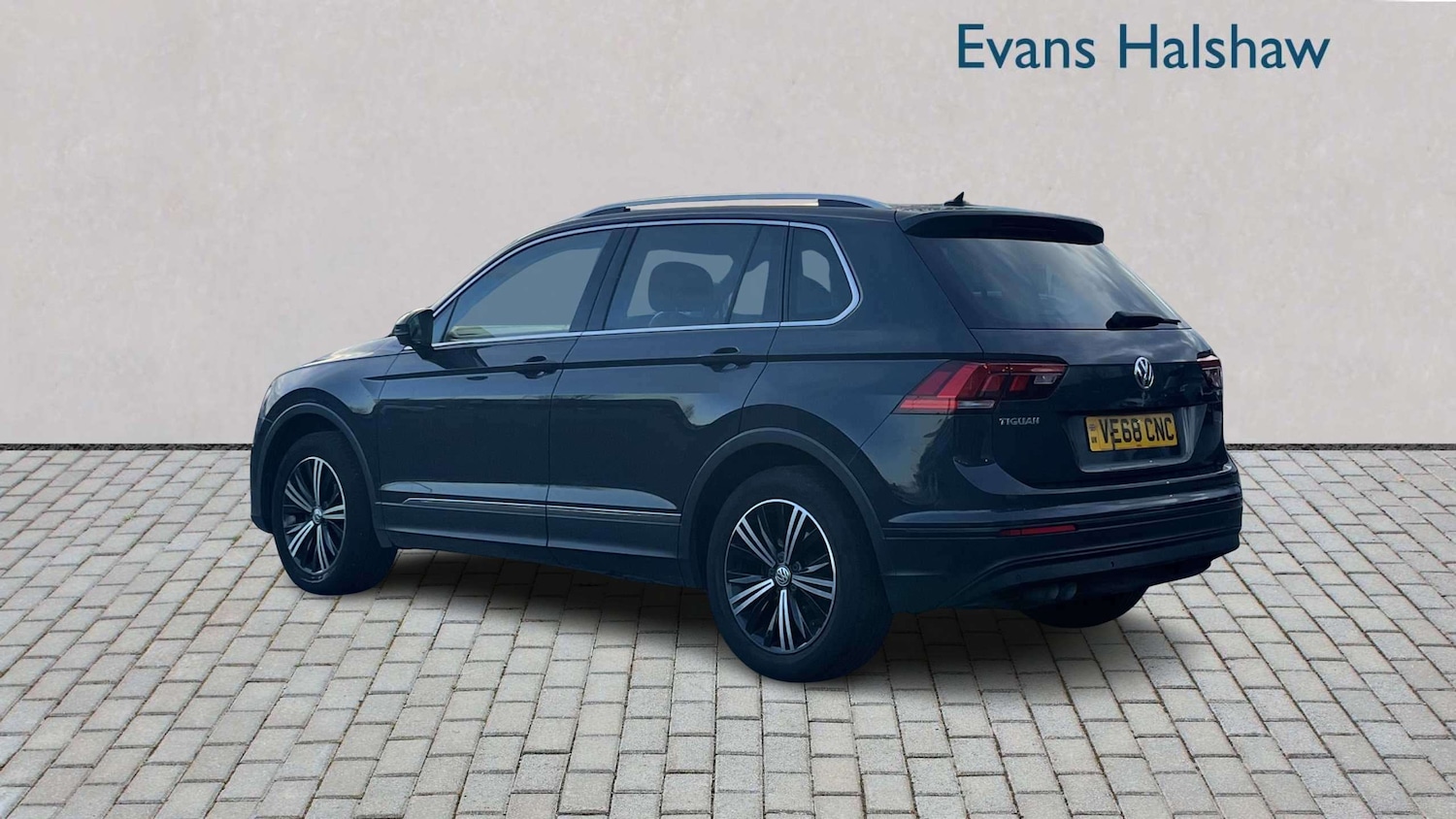 Used Volkswagen Tiguan for sale - 77859557: Photo 4