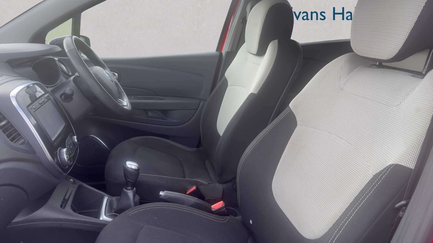 Used Renault Captur for sale - 77862493: Photo 16