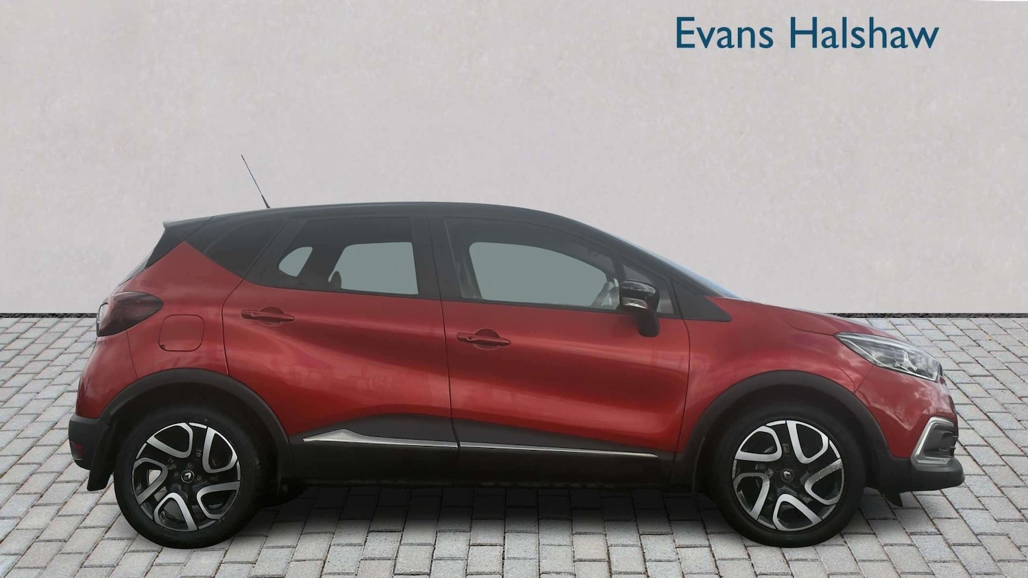 Used Renault Captur for sale - 77862493: Photo 3