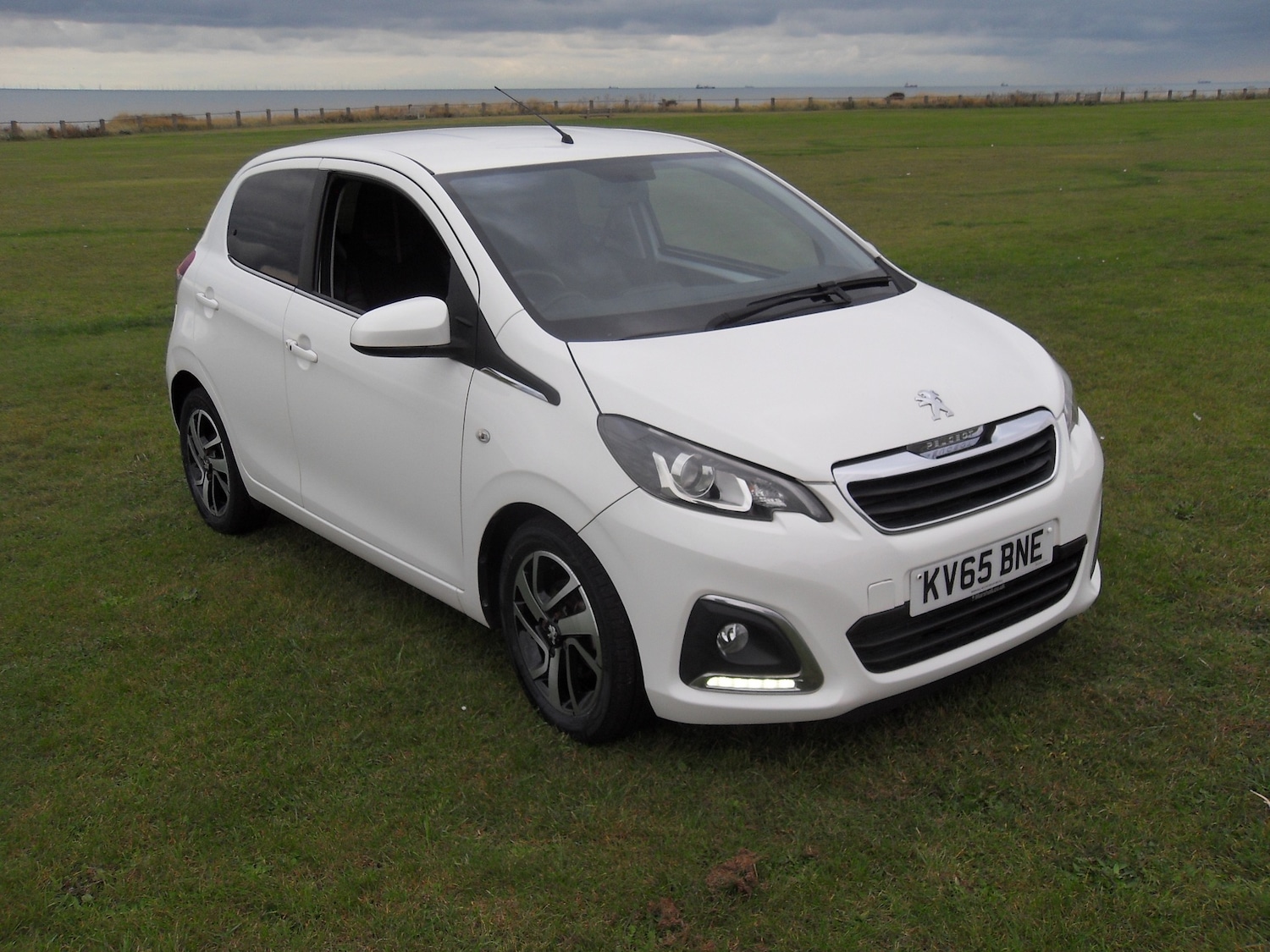 Used Peugeot 108 2015 for sale - 76931780: Photo 1