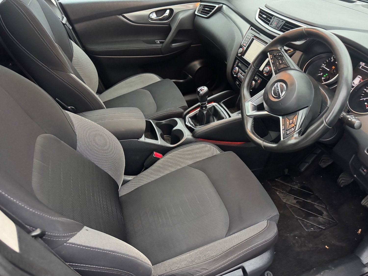 Used Nissan Qashqai 2017 for sale - 76580313: Photo 8