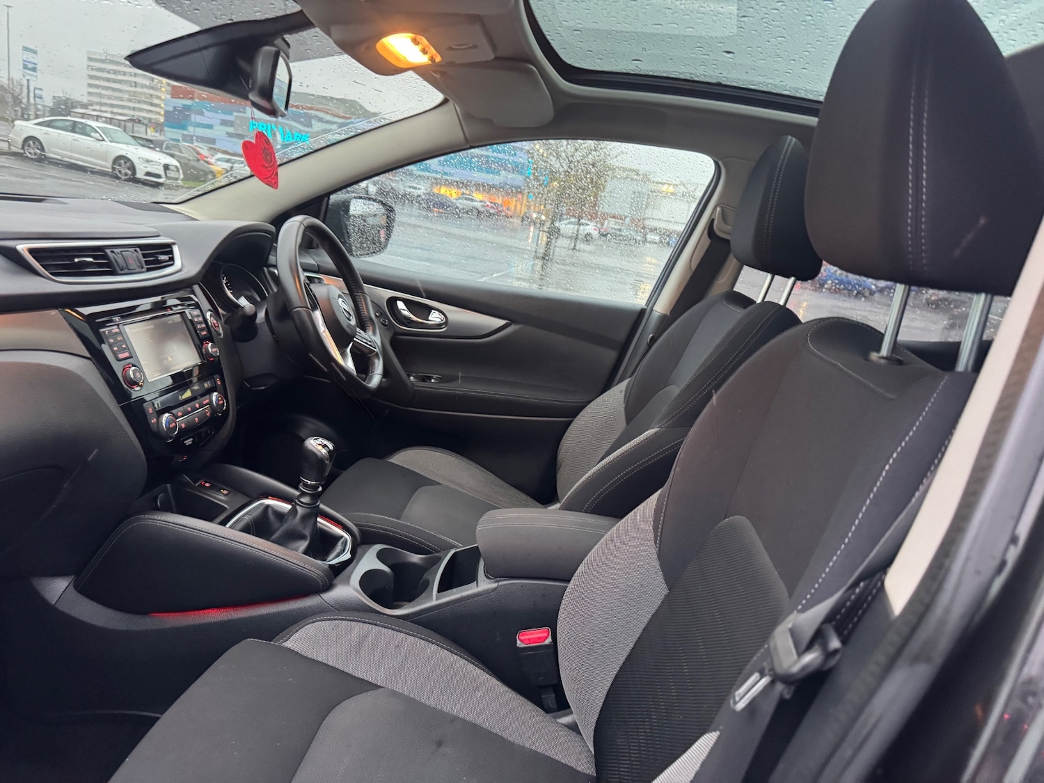 Used Nissan Qashqai 2017 for sale - 76580313: Photo 9