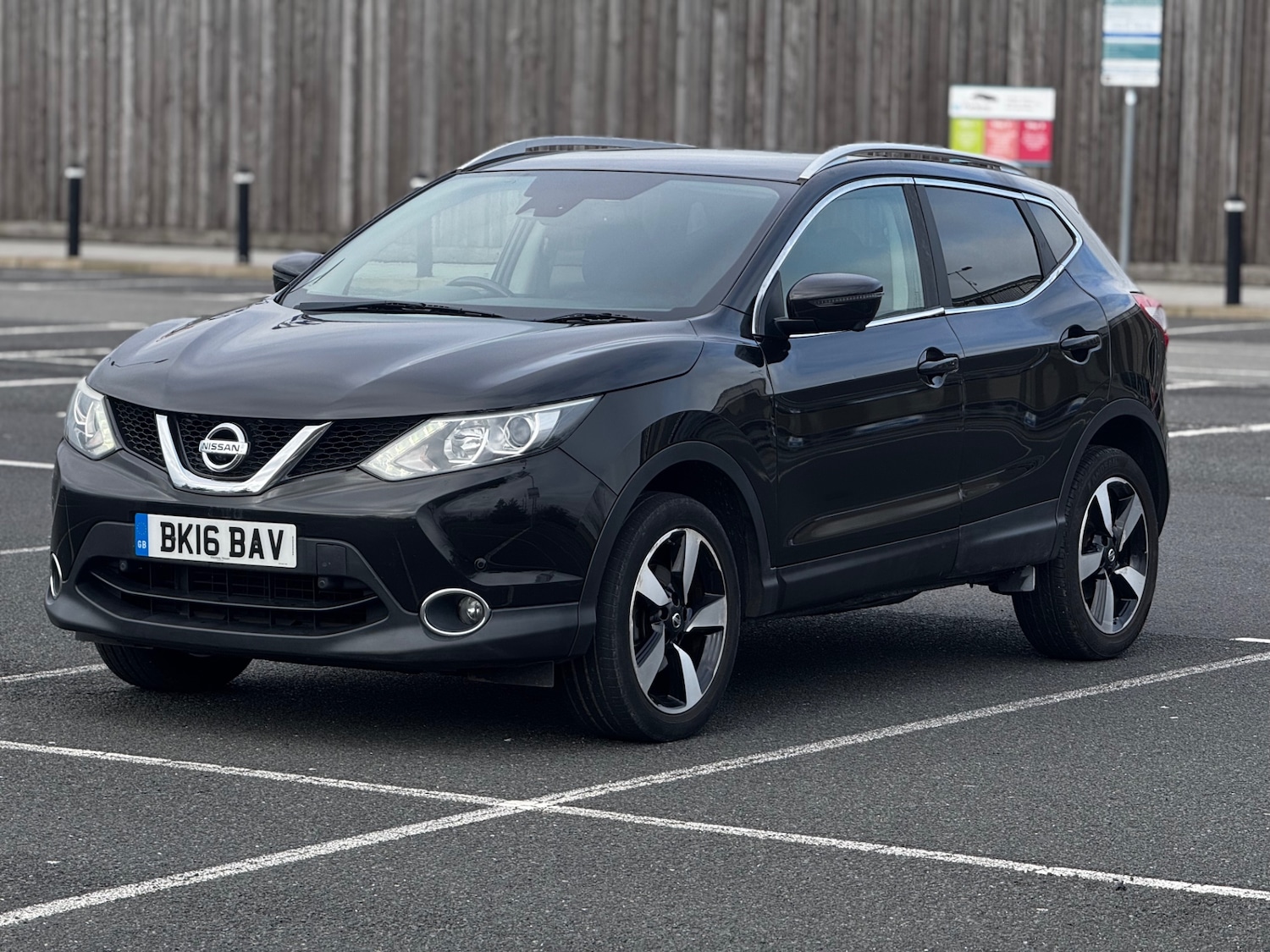 Used Nissan Qashqai 2016 for sale - 77715611: Photo 8