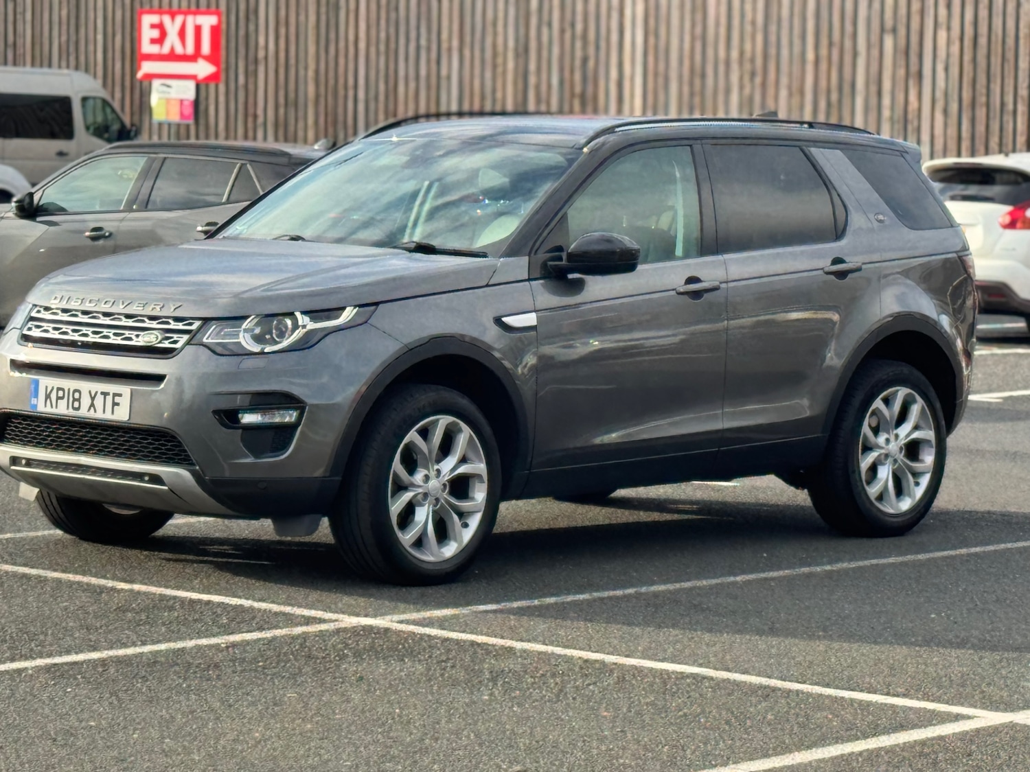 Used Land Rover Discovery Sport 2018 for sale - 76507844: Photo 4