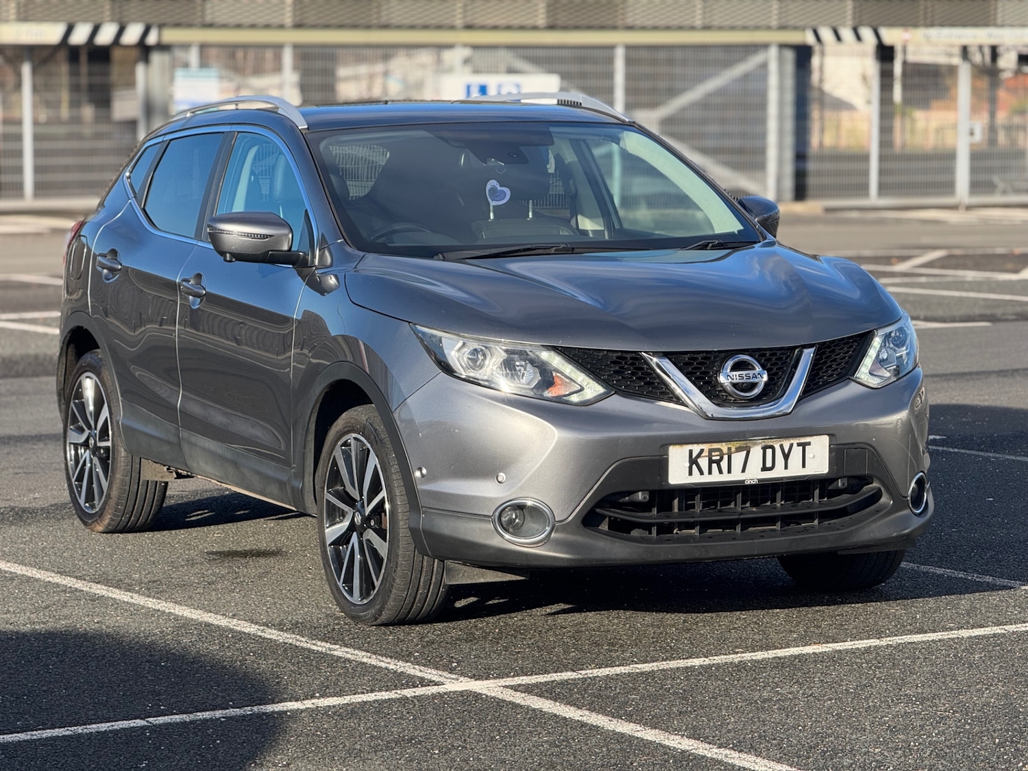 Used Nissan Qashqai 2017 for sale - 76652833: Photo 2