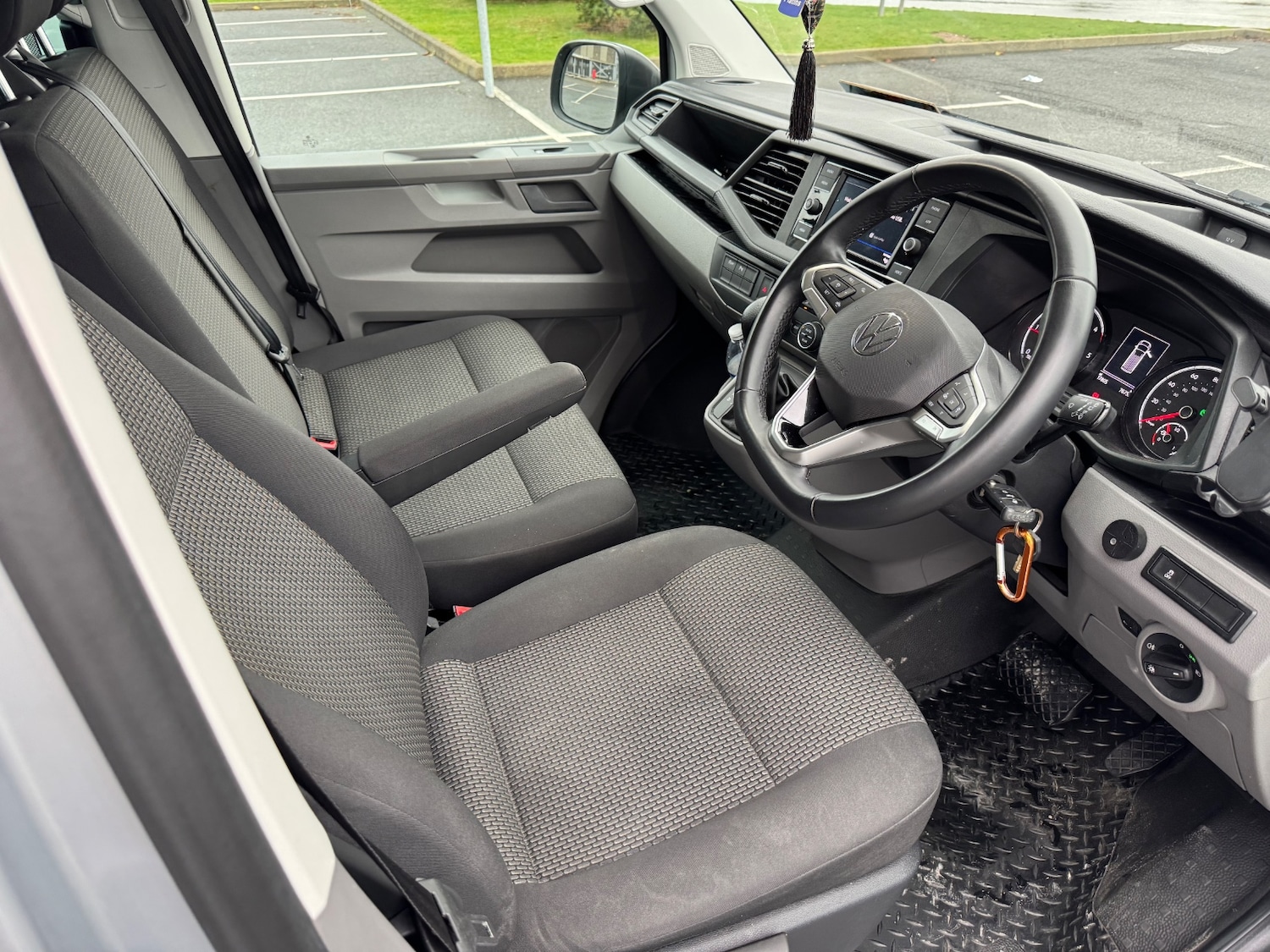 Used Volkswagen Transporter Shuttle 2024 for sale - 76545881: Photo 11