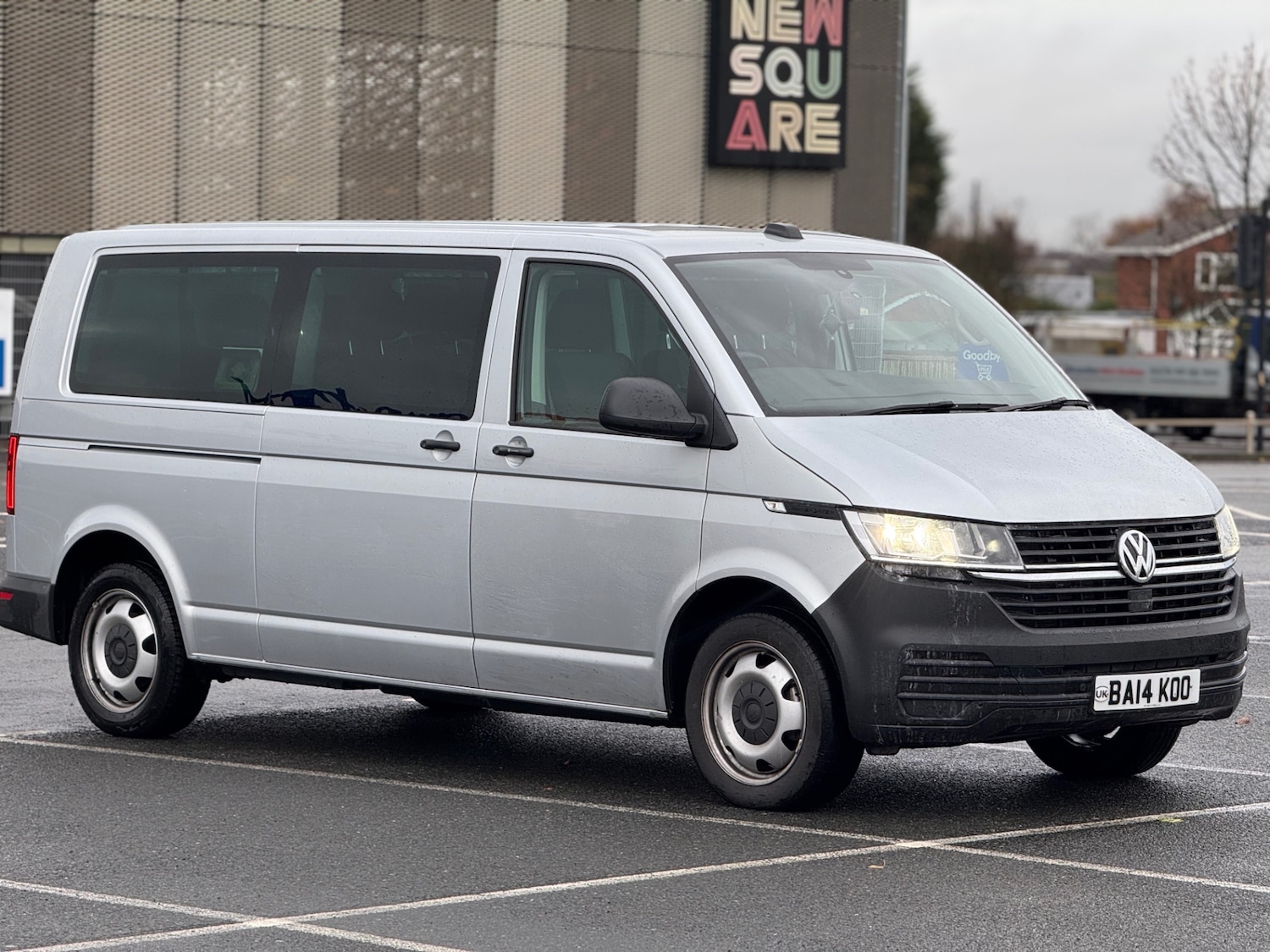 Used Volkswagen Transporter Shuttle 2024 for sale - 76545881: Photo 2