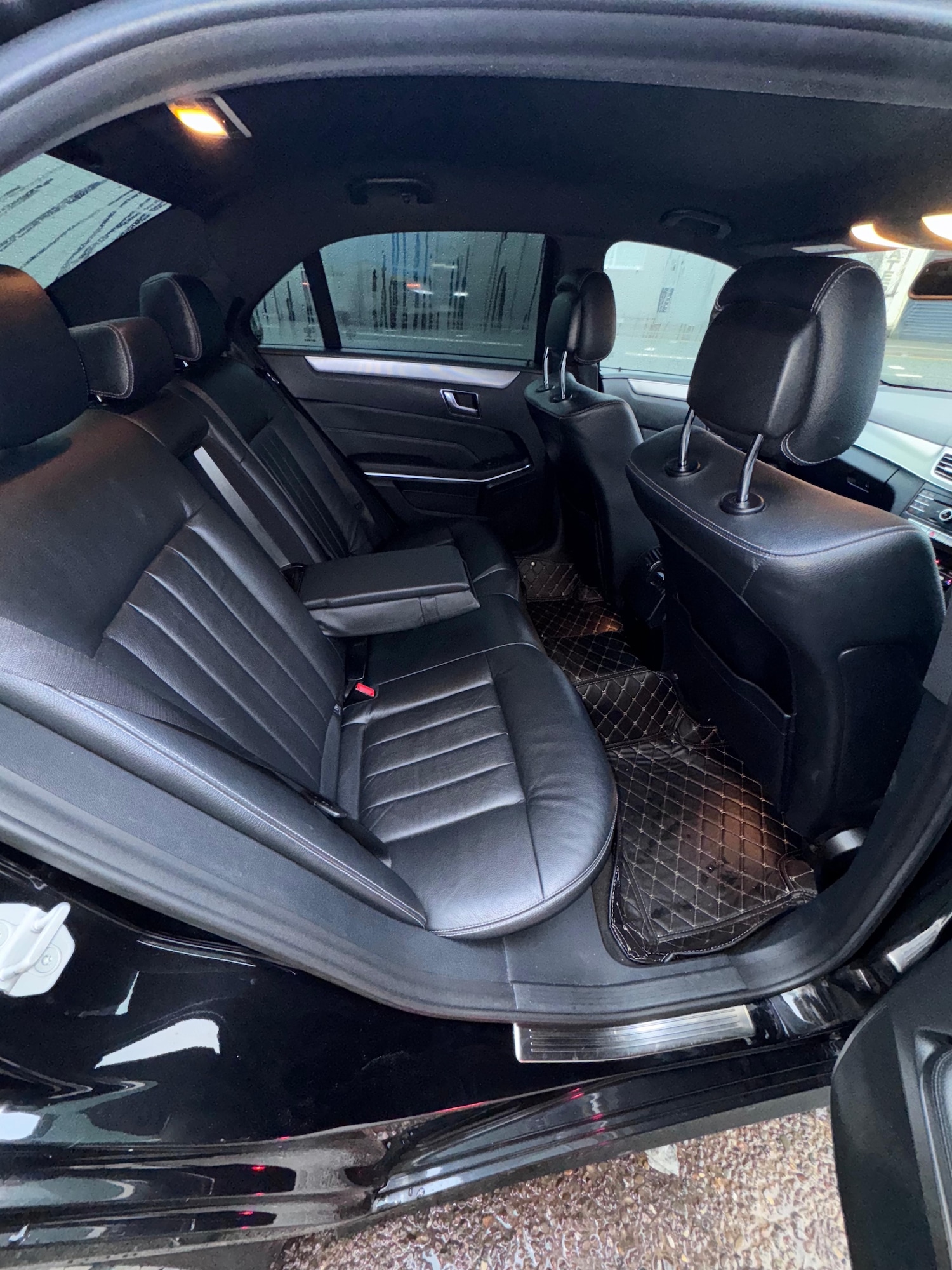 Used Mercedes-Benz E Class 2015 for sale - 77903877: Photo 5