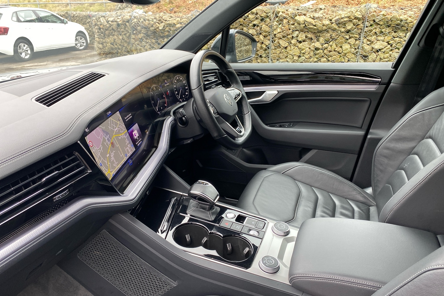 Used Volkswagen Touareg 2022 for sale - 77673400: Photo 2