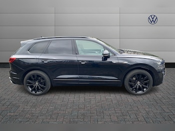 Used Volkswagen Touareg 2022 for sale - 77673400: Photo