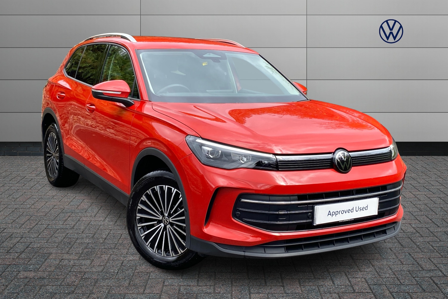 Used Volkswagen Tiguan 2024 for sale - 76677439: Photo 1