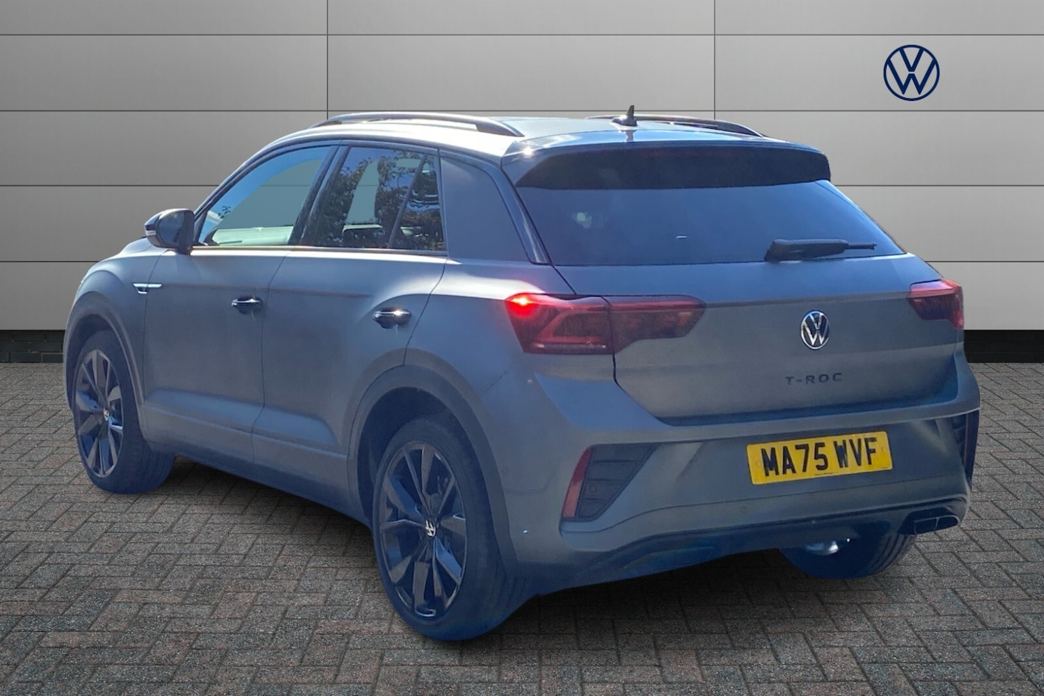 Used Volkswagen T-Roc 2025 for sale - 77660028: Photo 2