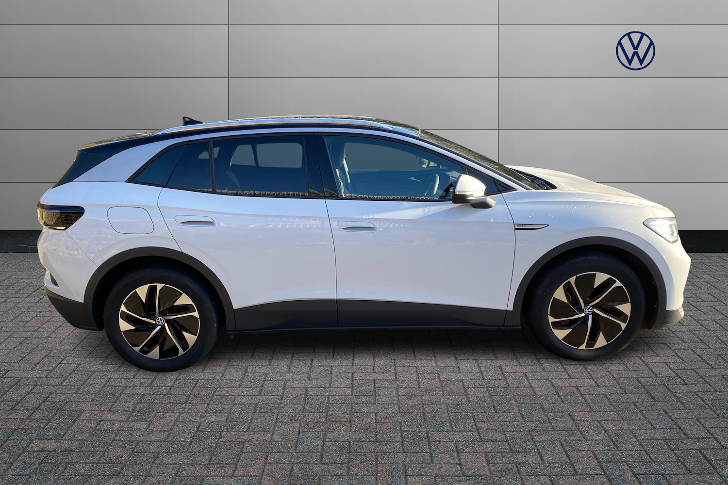 Used Volkswagen ID.4 2023 for sale - 76676389: Photo 4