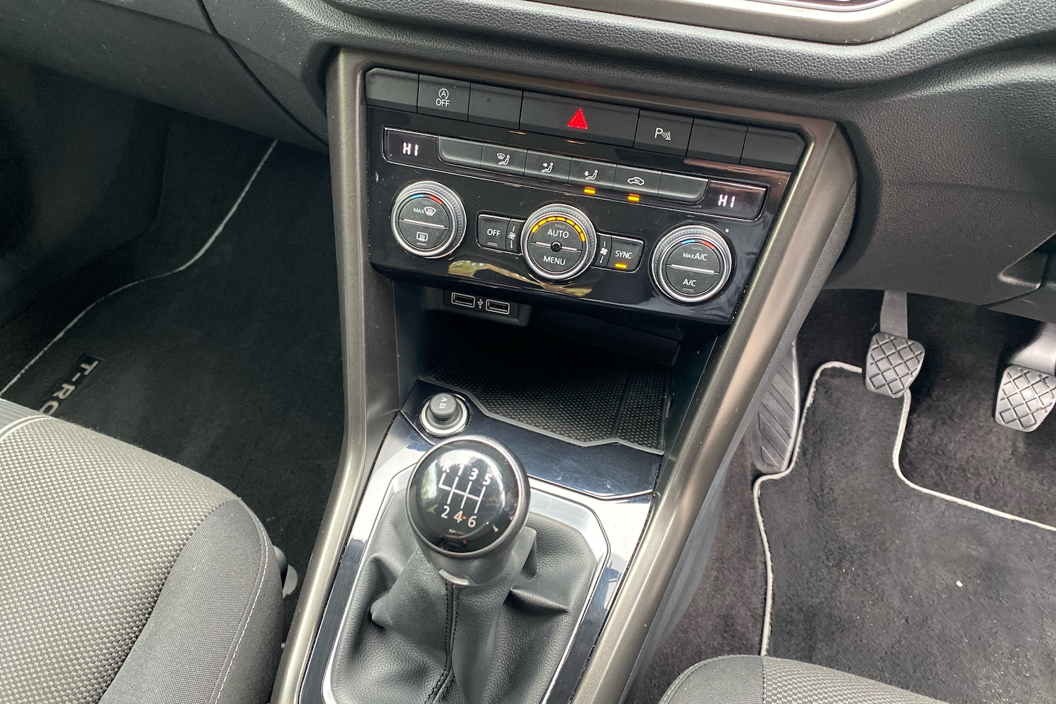 Used Volkswagen T-Roc 2018 for sale - 76673409: Photo 10