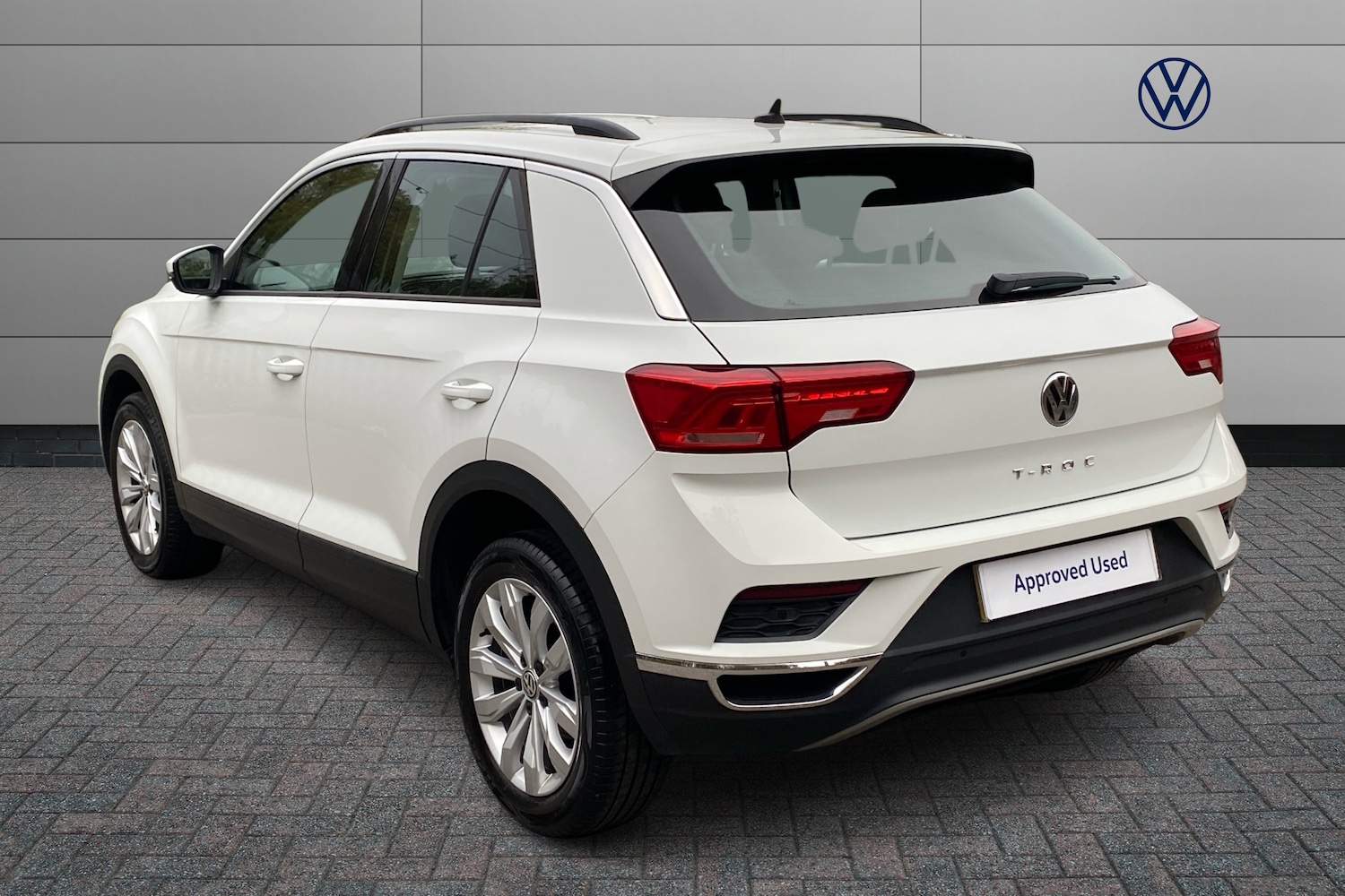Used Volkswagen T-Roc 2018 for sale - 76673409: Photo 3