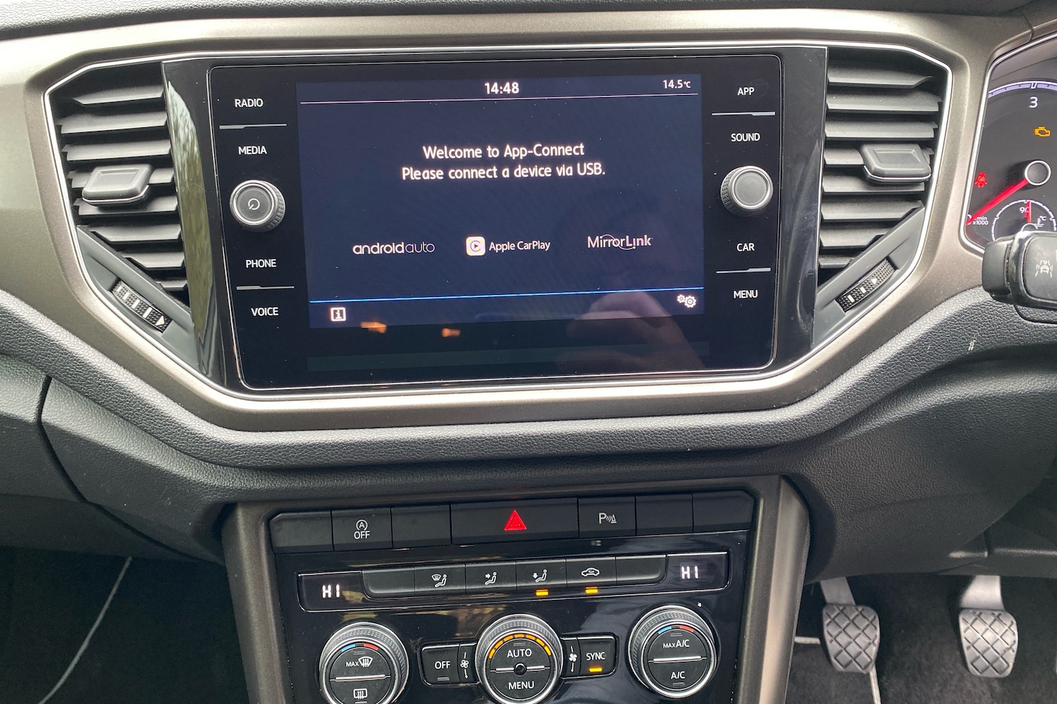 Used Volkswagen T-Roc 2018 for sale - 76673409: Photo 9