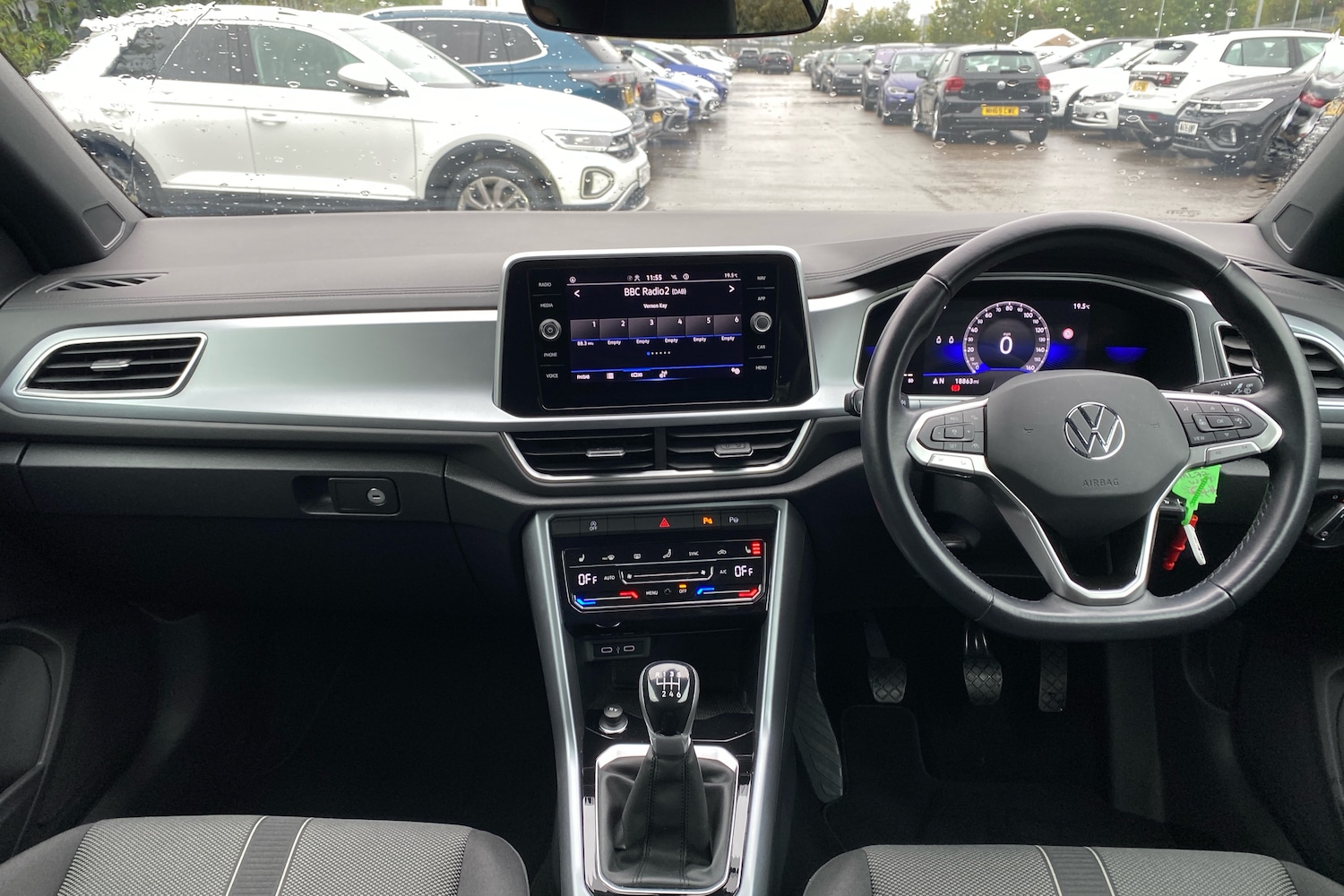 Used Volkswagen T-Roc 2022 for sale - 76675357: Photo 8