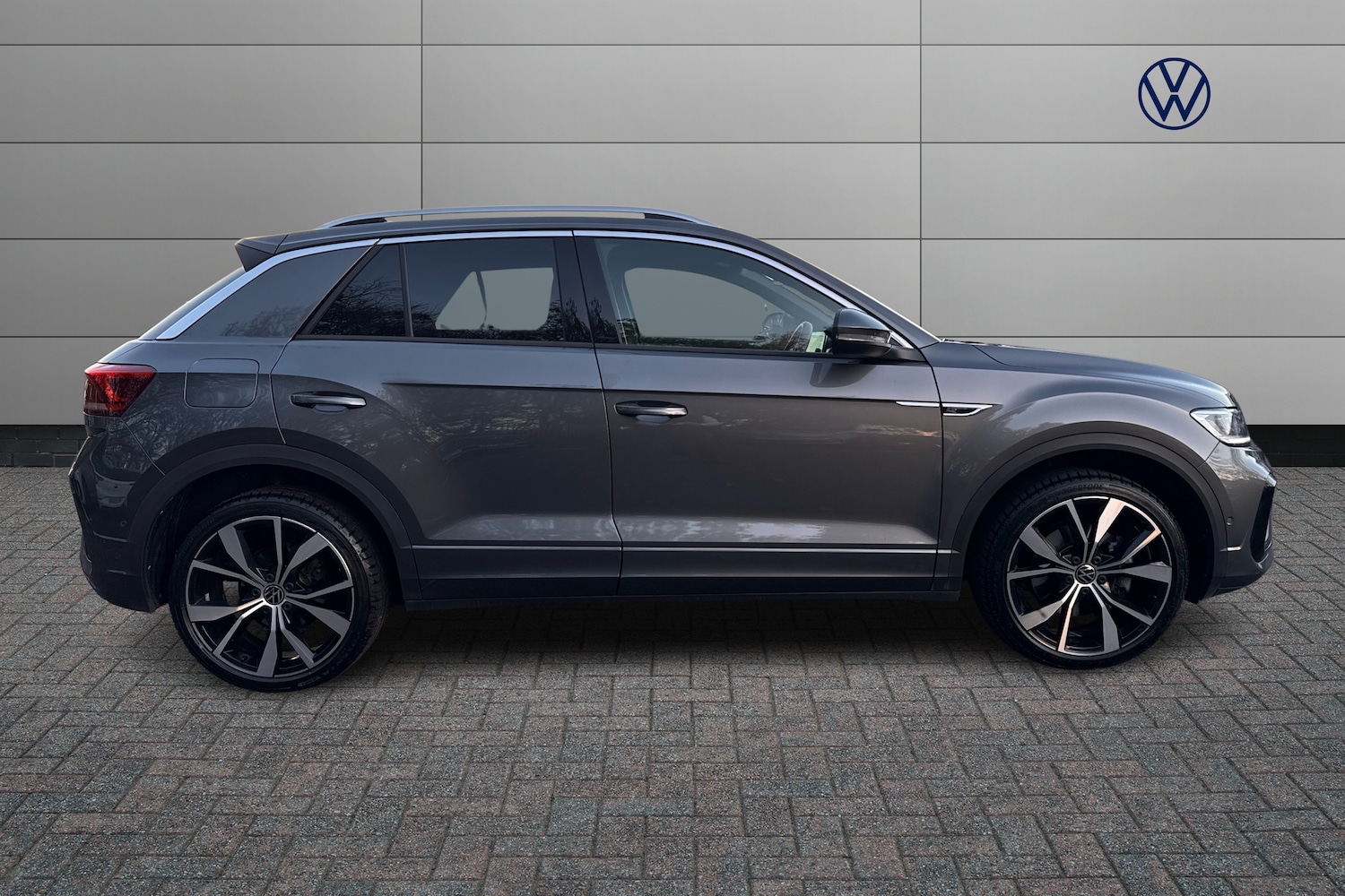 Used Volkswagen T-Roc 2023 for sale - 77785830: Photo 4