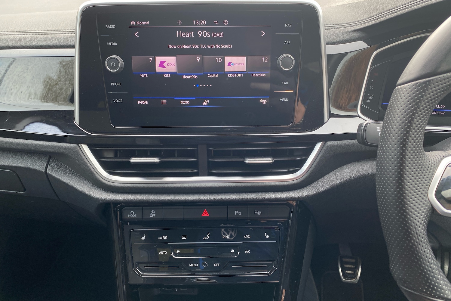 Used Volkswagen T-Roc 2023 for sale - 76676718: Photo 9