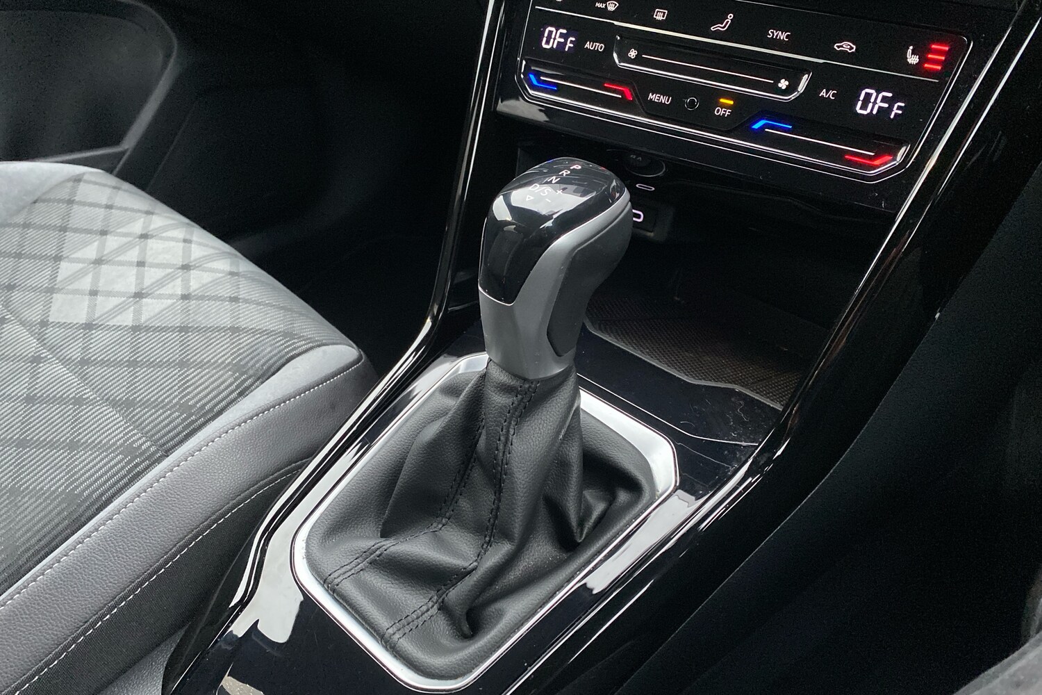 Used Volkswagen T-Roc 2022 for sale - 77552140: Photo 10