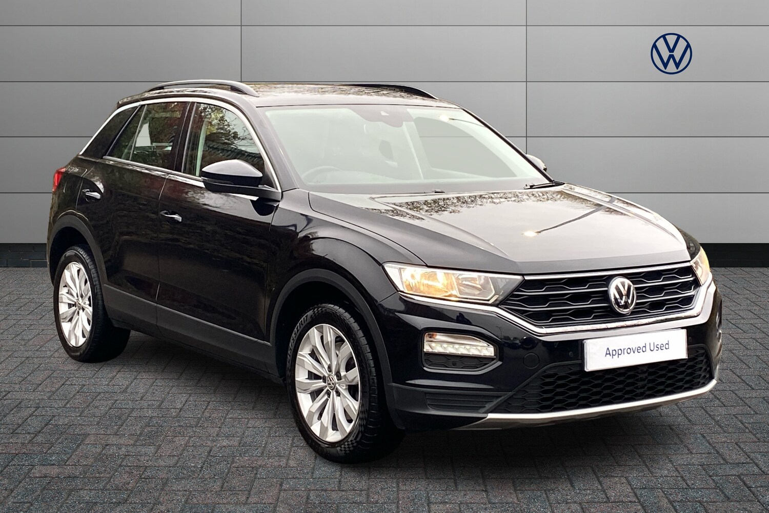 Used Volkswagen T-Roc 2018 for sale - 76673524: Photo 1